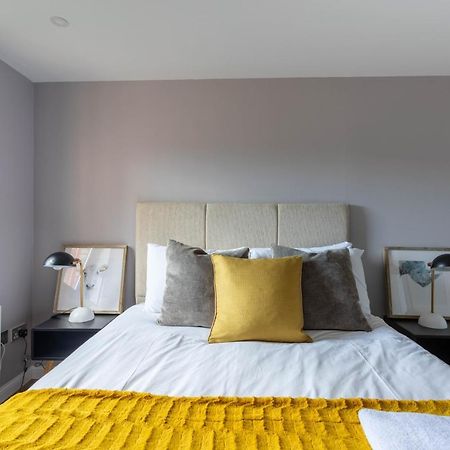 Stunning 1 Bed Merchant City Apartment With Parking Глазгоу Екстериор снимка