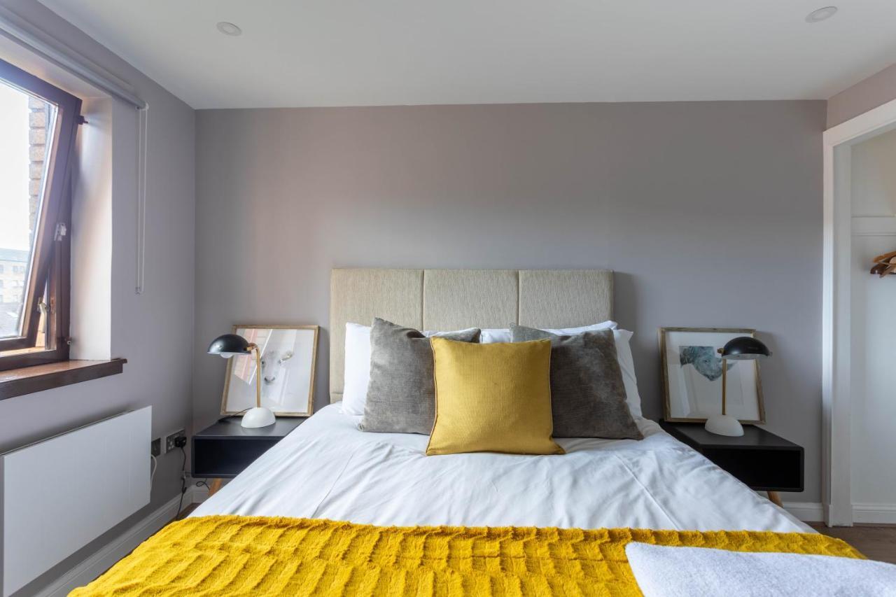 Stunning 1 Bed Merchant City Apartment With Parking Глазгоу Екстериор снимка