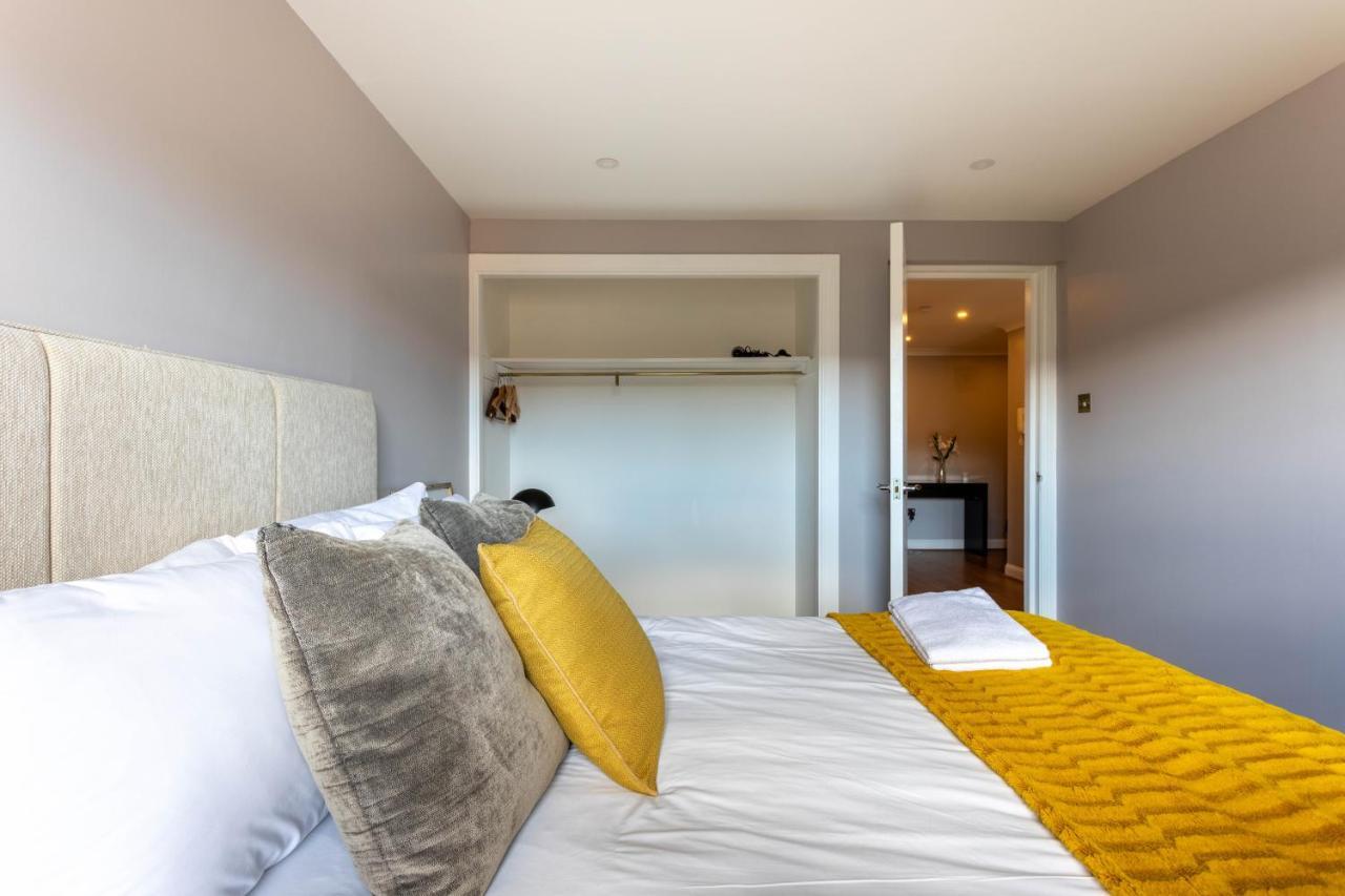 Stunning 1 Bed Merchant City Apartment With Parking Глазгоу Екстериор снимка