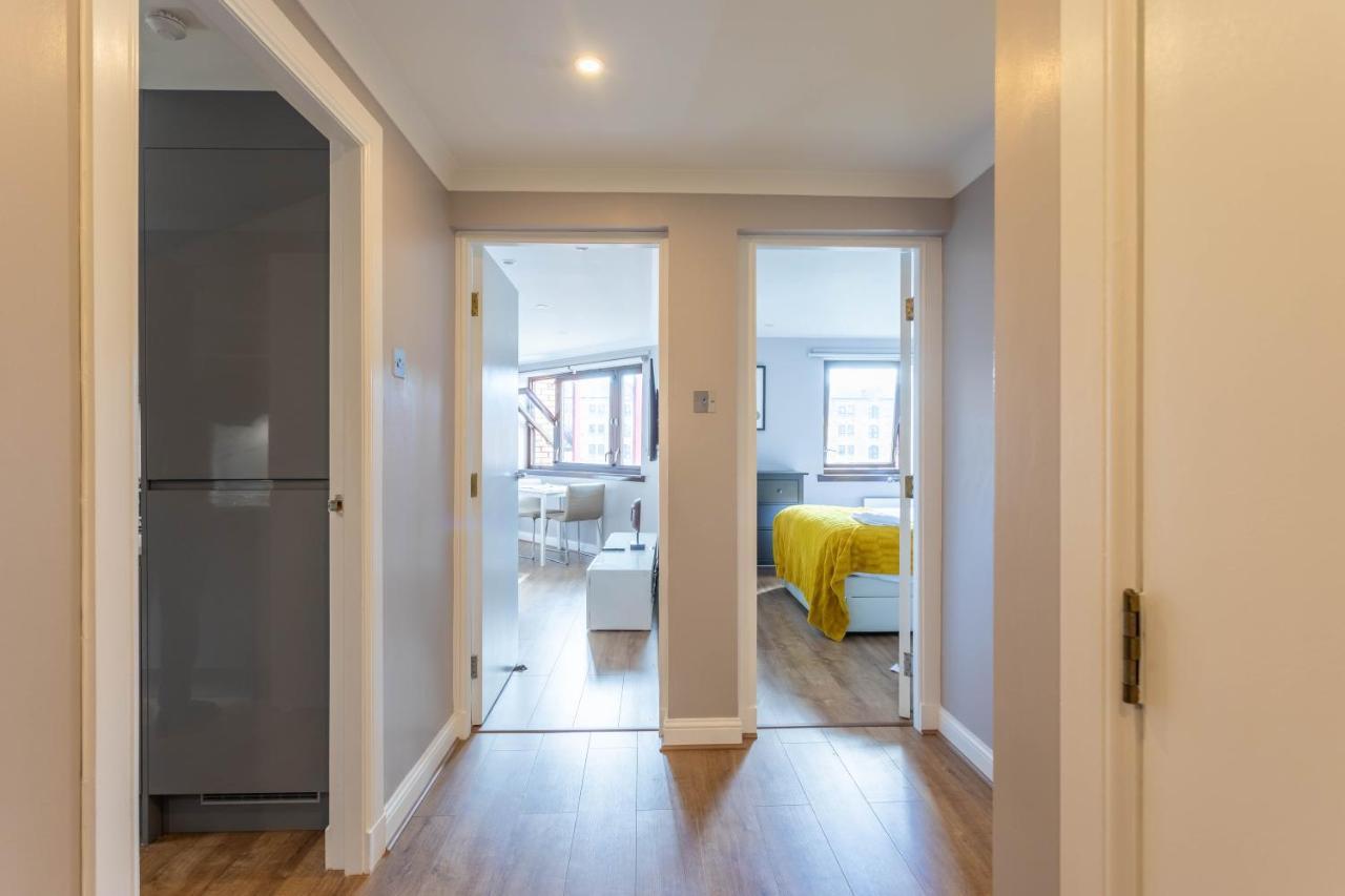 Stunning 1 Bed Merchant City Apartment With Parking Глазгоу Екстериор снимка