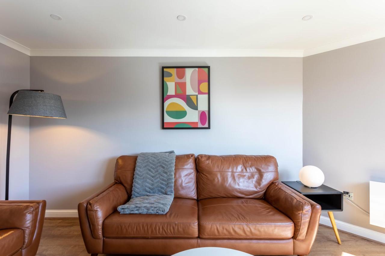 Stunning 1 Bed Merchant City Apartment With Parking Глазгоу Екстериор снимка