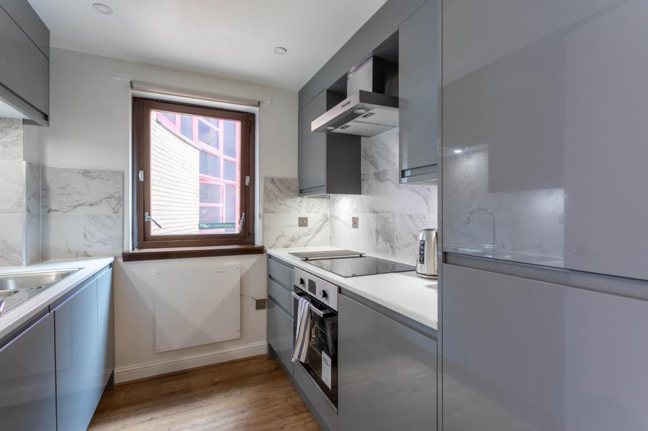 Stunning 1 Bed Merchant City Apartment With Parking Глазгоу Екстериор снимка