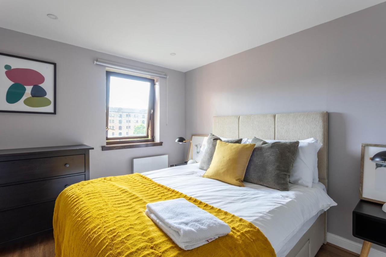 Stunning 1 Bed Merchant City Apartment With Parking Глазгоу Екстериор снимка