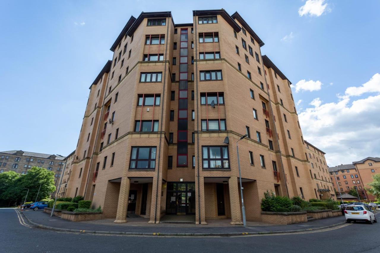 Stunning 1 Bed Merchant City Apartment With Parking Глазгоу Екстериор снимка